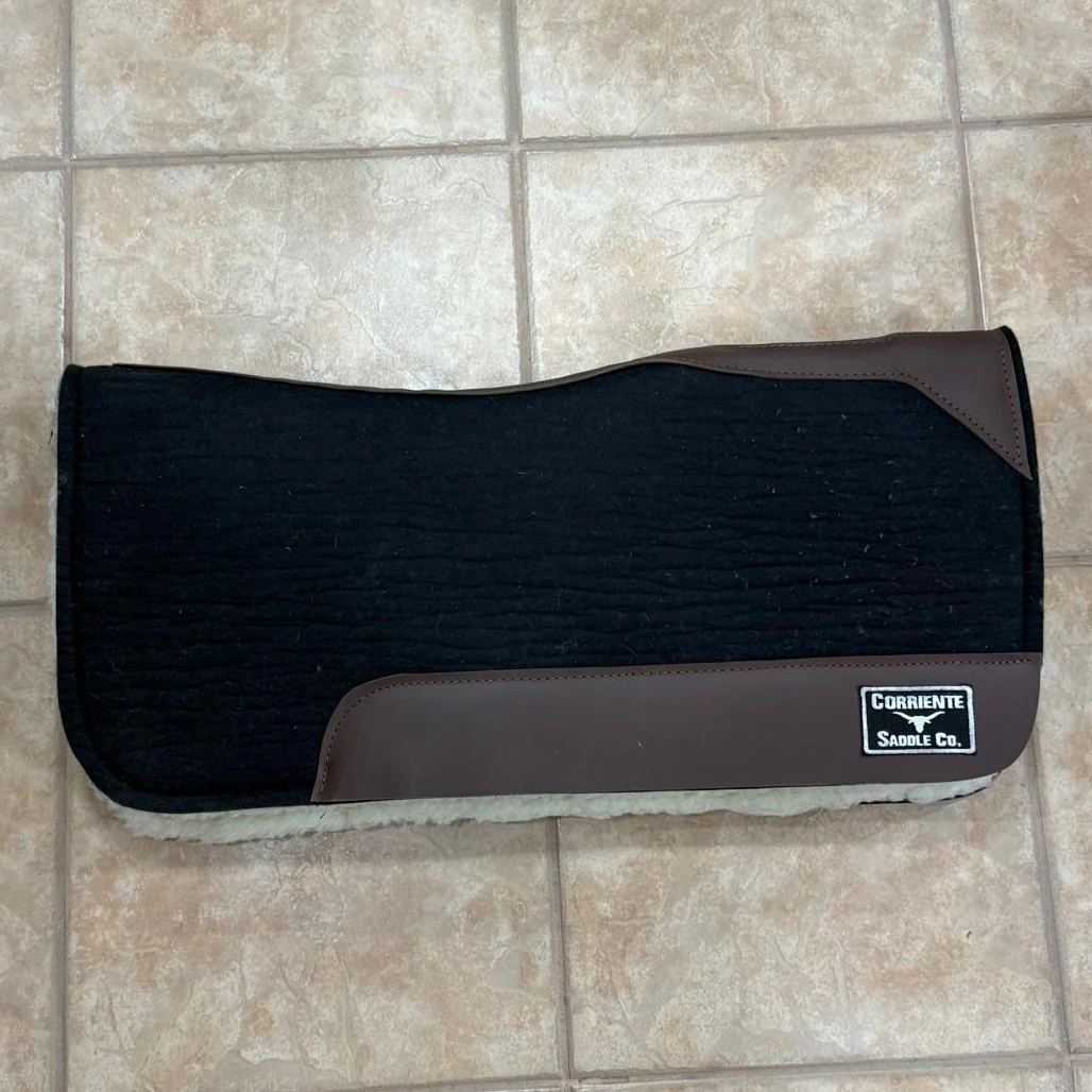 CSBLANKET 100 Corriente Fleece Felt Pad in Black - Image 4
